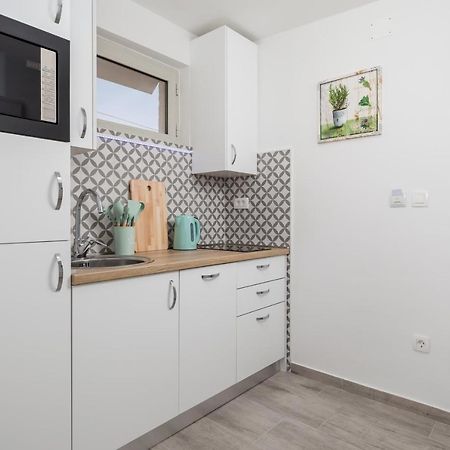 Studio Apartman Rozi Opatija Eksteriør billede