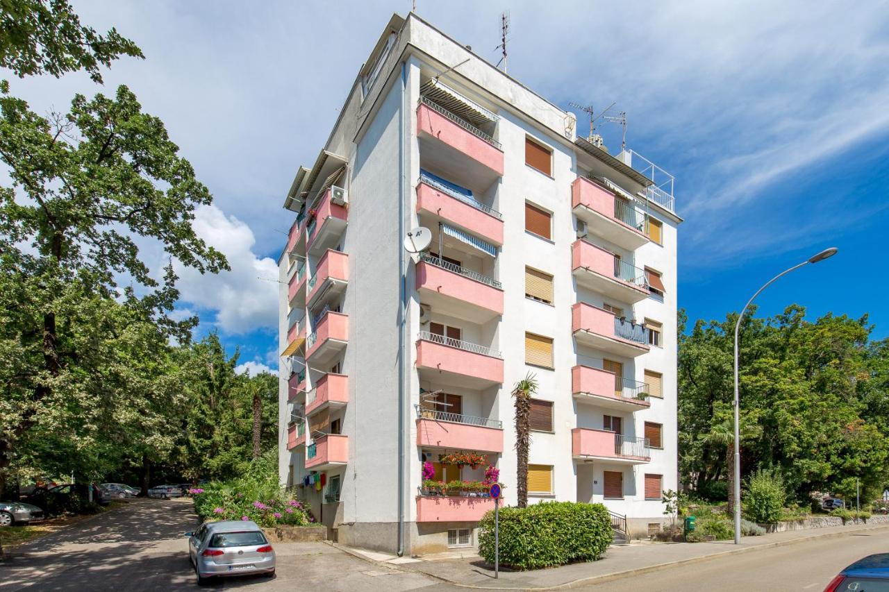 Studio Apartman Rozi Opatija Eksteriør billede
